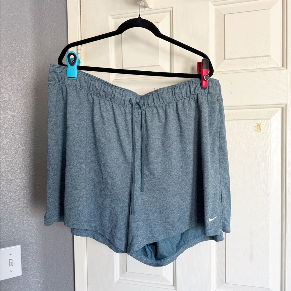 Nike Women's Athletic Blue Shorts Size 3x